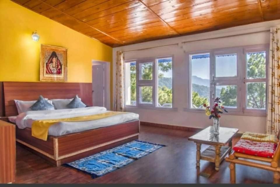 5 Bedrooms By Humble Stay Kasauli Exterior photo